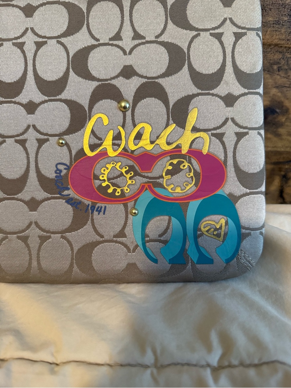 Coach Daisy Poppy Signature Khaki Tablet - Picture 2 of 8